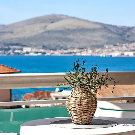 Apartment Sea View Lily *